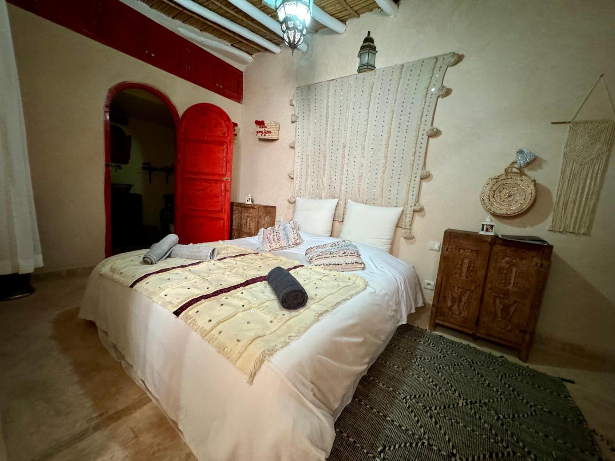 Jenny Lynn Hotel Tazrou Екстериор снимка