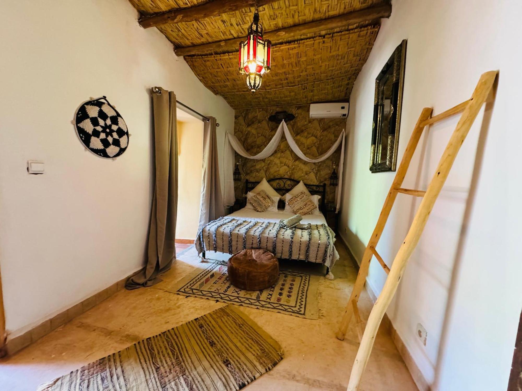 Jenny Lynn Hotel Tazrou Екстериор снимка
