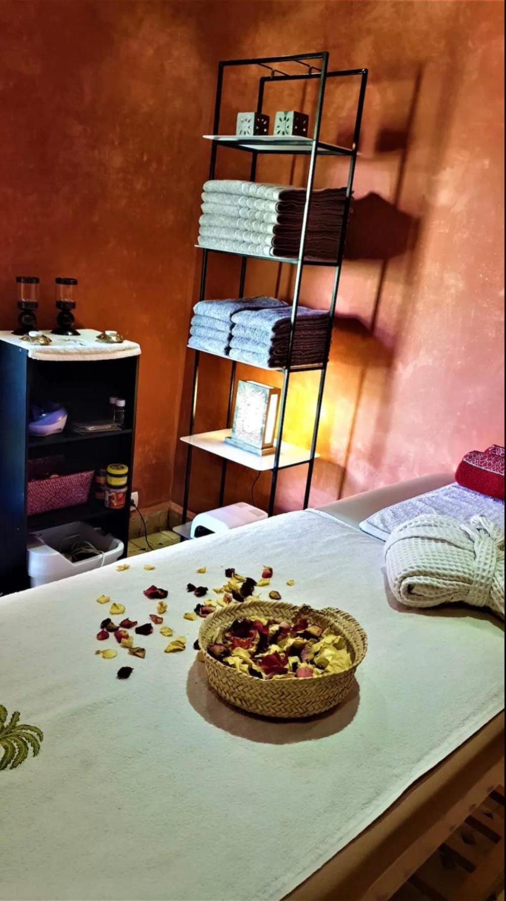 Jenny Lynn Hotel Tazrou Екстериор снимка