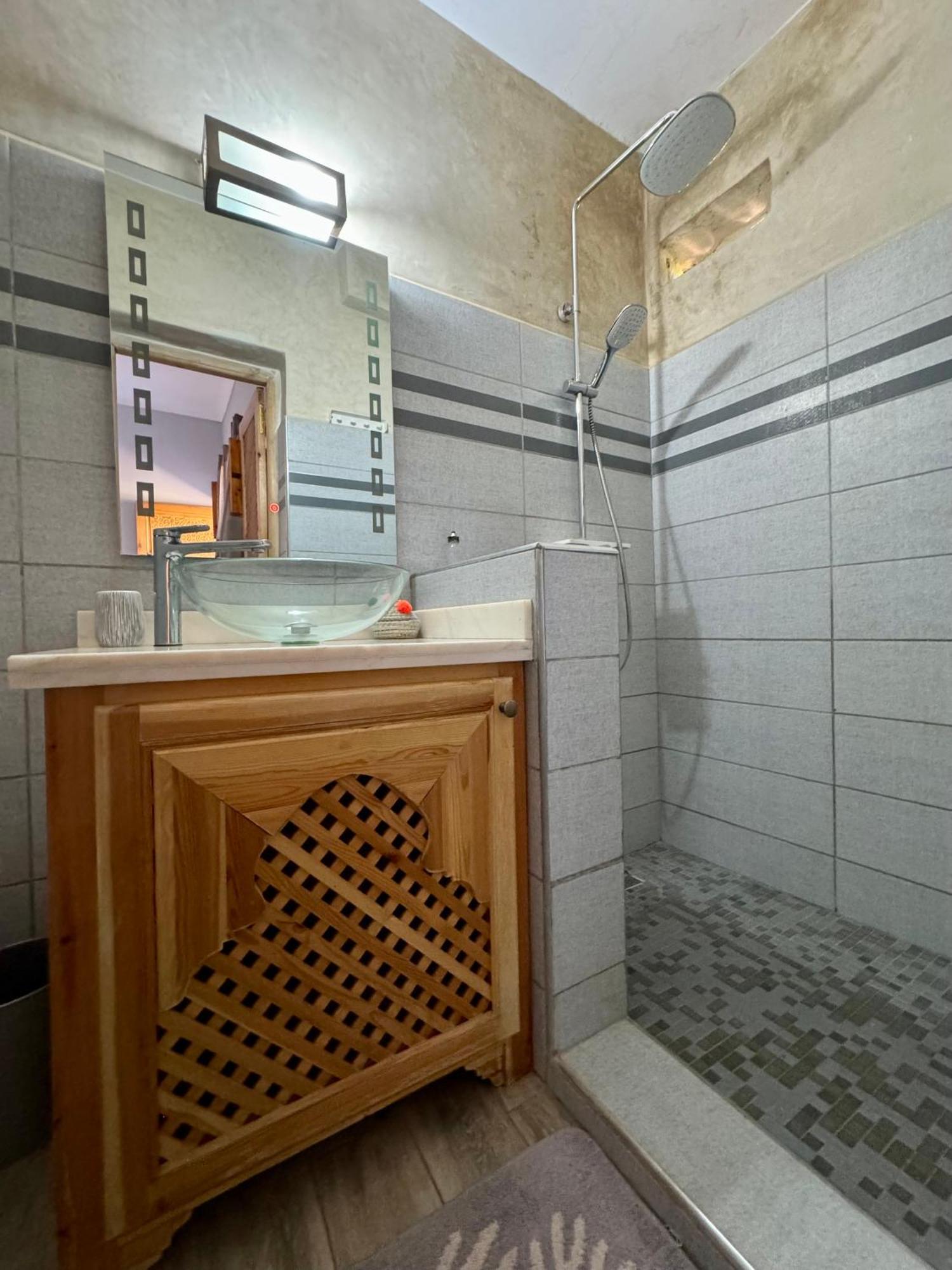 Jenny Lynn Hotel Tazrou Екстериор снимка