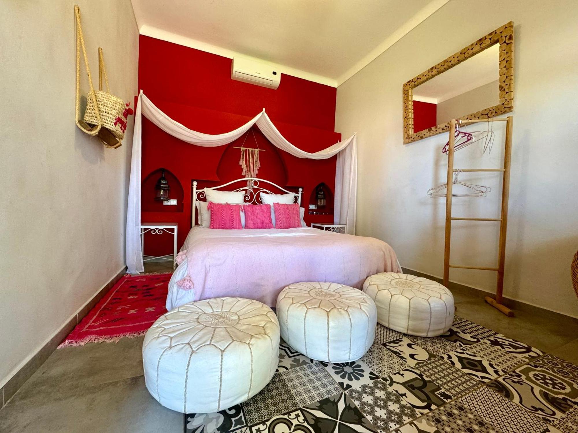 Jenny Lynn Hotel Tazrou Екстериор снимка